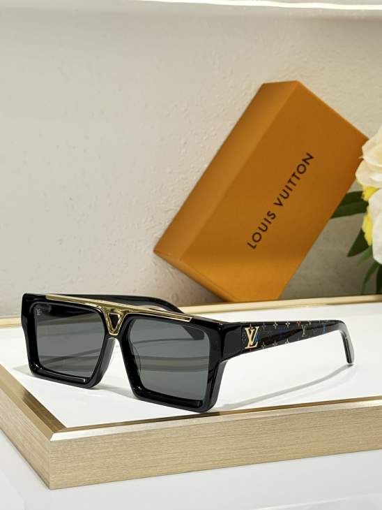 Picture of Louis Vuitton Sunglasses _SKUfw77095897fw